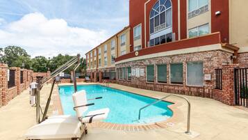 Outdoor pool, sun loungers