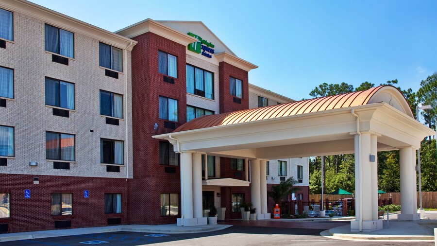 Holiday Inn Express & Suites Ocean Springs by IHG