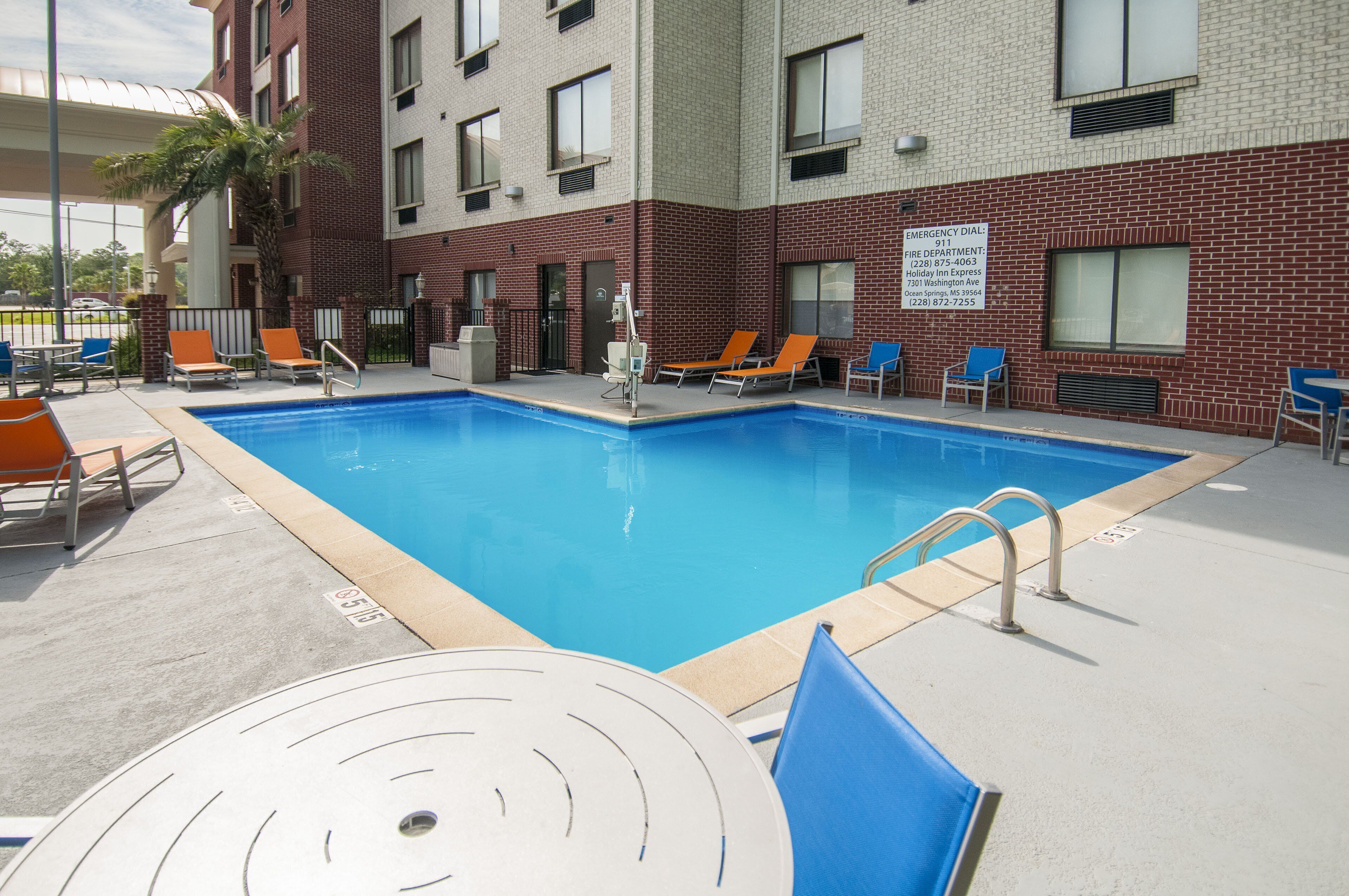 outdoor pool, pool loungers