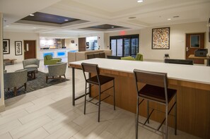 Lobby - Holiday Inn Express & Suites Ocean Springs by IHG (Biloxi)