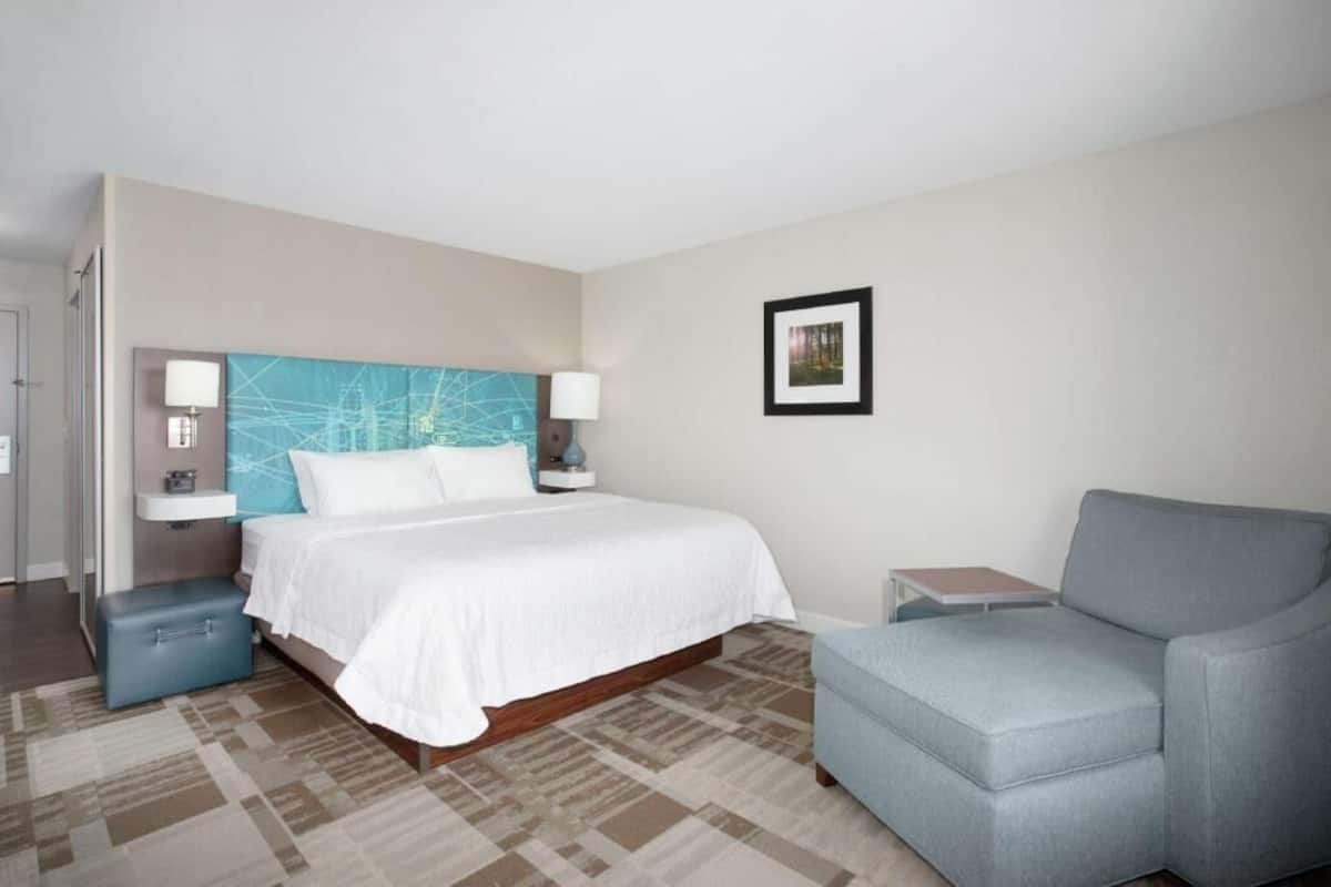 Pillowtop beds, in-room safe, desk, laptop workspace