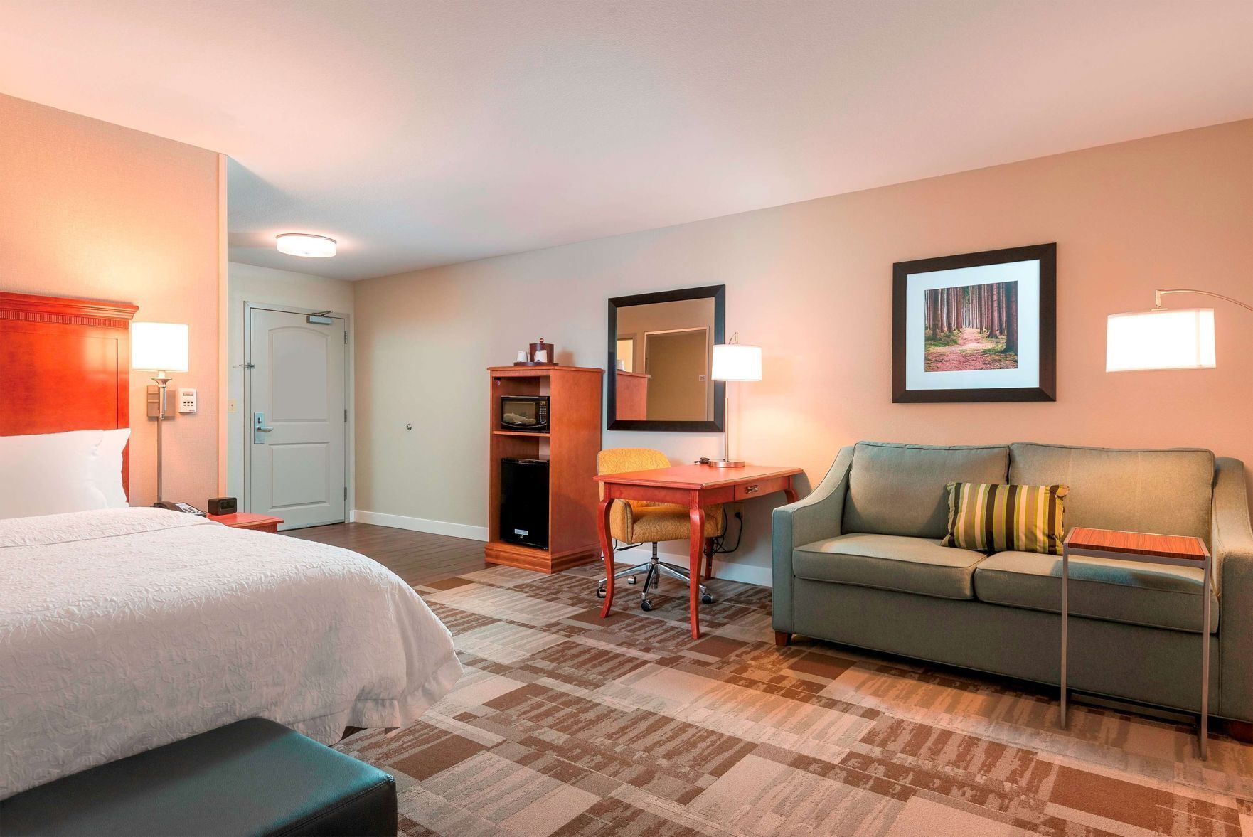 Pillowtop beds, in-room safe, desk, laptop workspace