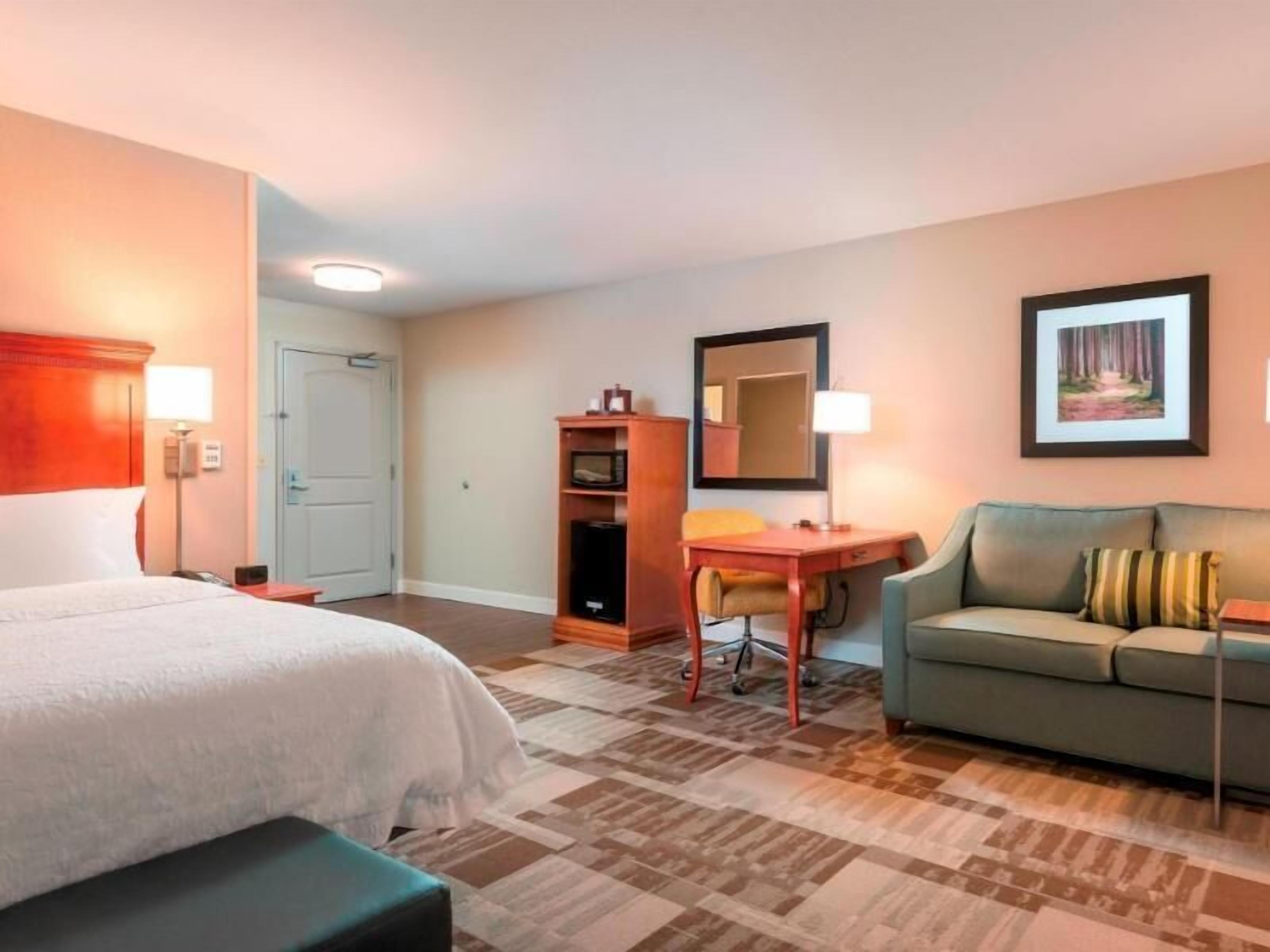 Pillowtop beds, in-room safe, desk, laptop workspace