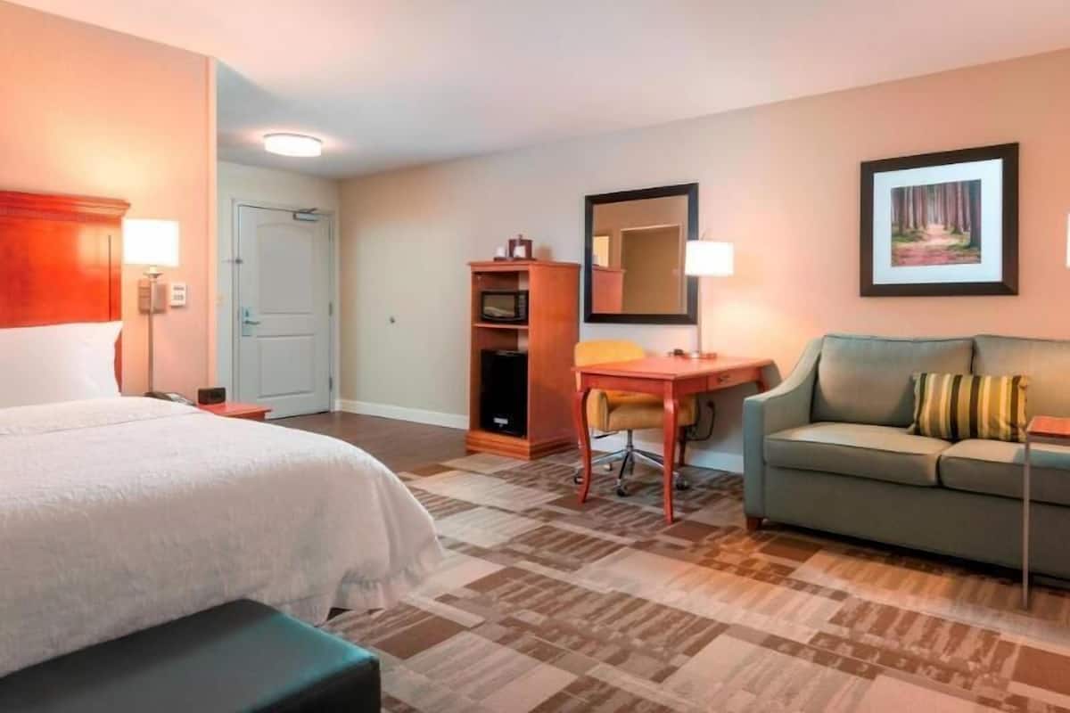 Pillowtop beds, in-room safe, desk, laptop workspace