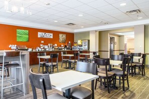 Free daily buffet breakfast  - Sleep Inn & Suites Hobbs (Hobbs)
