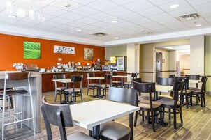 Desayuno buffet incluido todos los días 