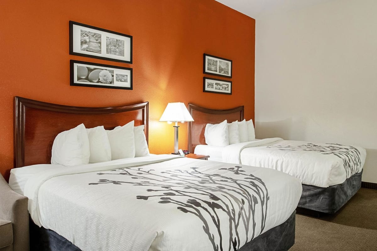 Blackout curtains, soundproofing, iron/ironing board, free WiFi