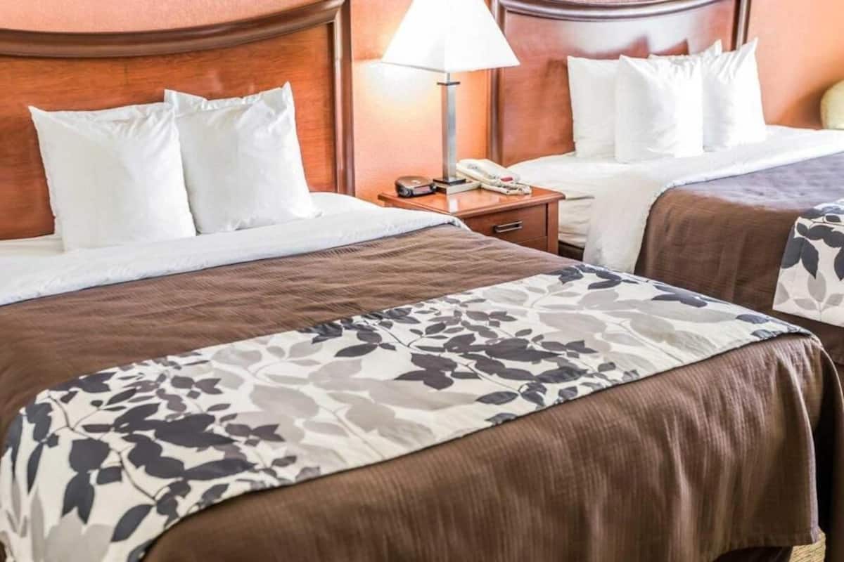 Blackout curtains, soundproofing, iron/ironing board, free WiFi