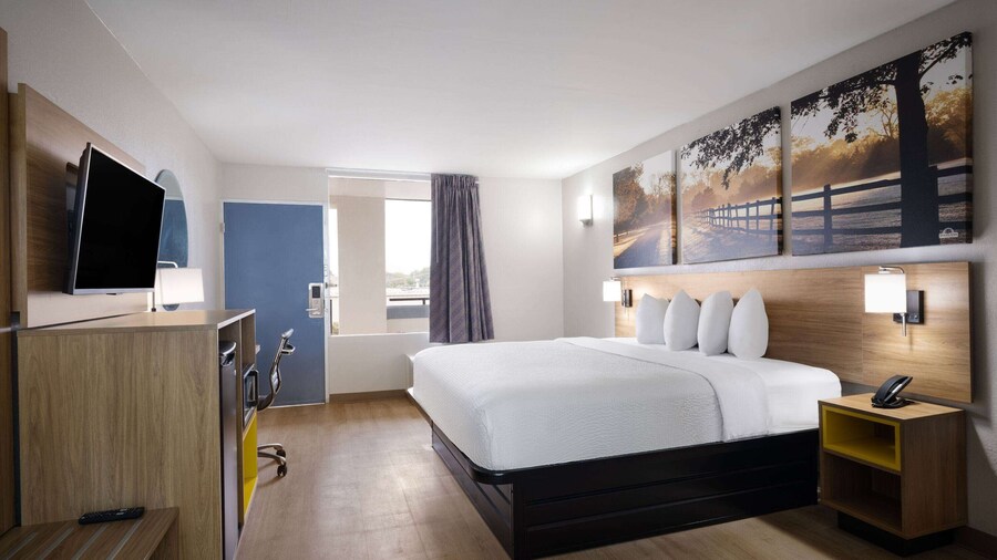 Days Inn by Wyndham Montgomery I-85