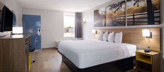 Days Inn by Wyndham Montgomery I-85