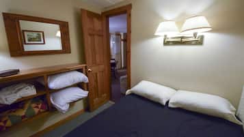 Small 2 Bedroom w/ 1 Full Bed, 2 Twin Beds & 1 Sleeper Sofa | Free rollaway beds, free WiFi, bed sheets