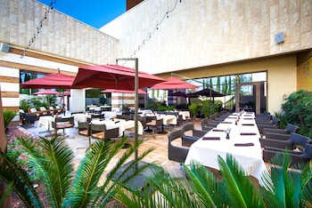 6 restaurants, lunch, dinner served; Mexican cuisine at Aliante Casino & Hotel