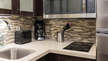 Studio Suite, Kitchen
