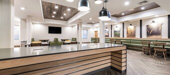 Fairfield Inn & Suites by Marriott Greensboro Coliseum Area