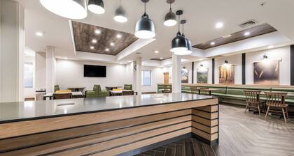 Fairfield Inn & Suites by Marriott Greensboro Coliseum Area