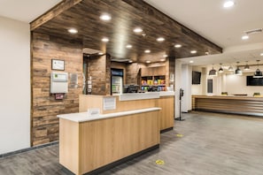 Reception - Fairfield Inn & Suites by Marriott Greensboro Coliseum Area (Greensboro)