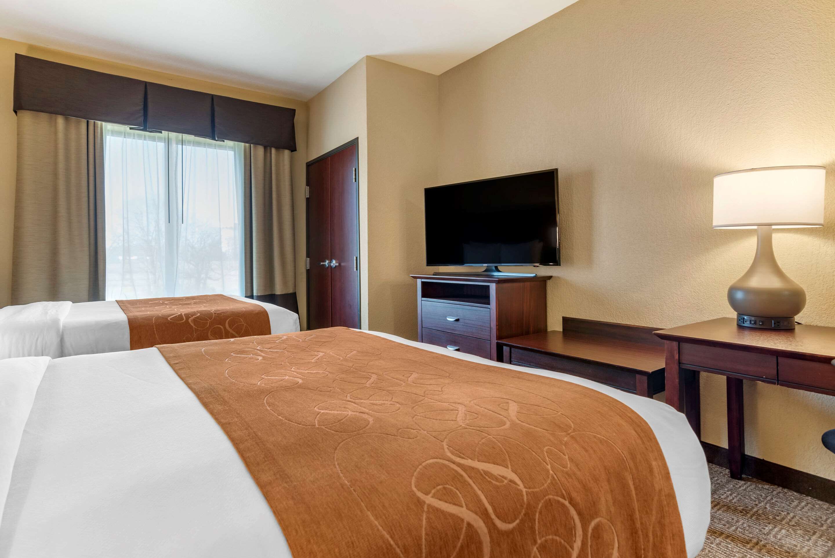 suite, non smoking | egyptian cotton sheets, premium bedding, down duvets, blackout curtains