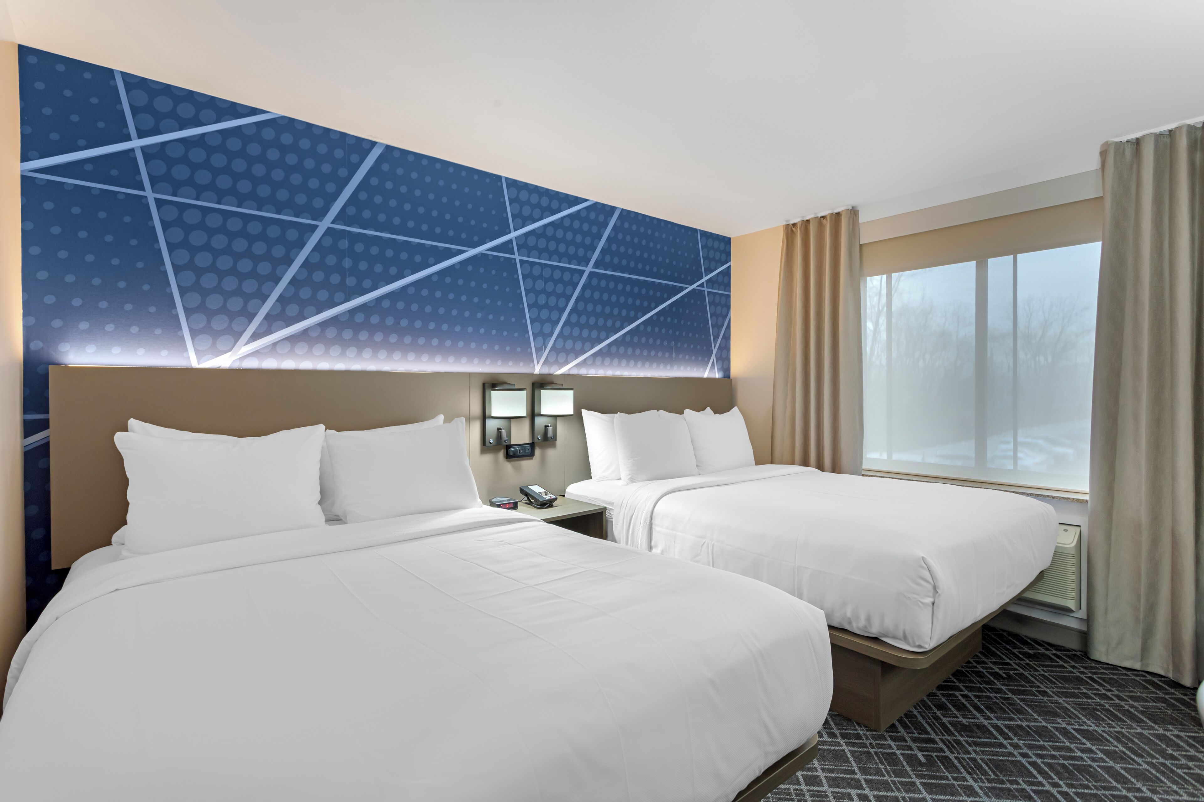 Habitación, 2 camas Queen size, con acceso para personas discapacitadas, para no fumadores | Camas con pillow-top, escritorio y espacio para trabajar con laptop 