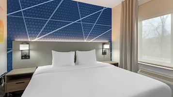 Rom – standard, 1 kingsize-seng, ikke-røyk | Senger med overmadrass, skrivebord og skrivebord for bærbar PC