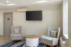 Área de estar no saguão