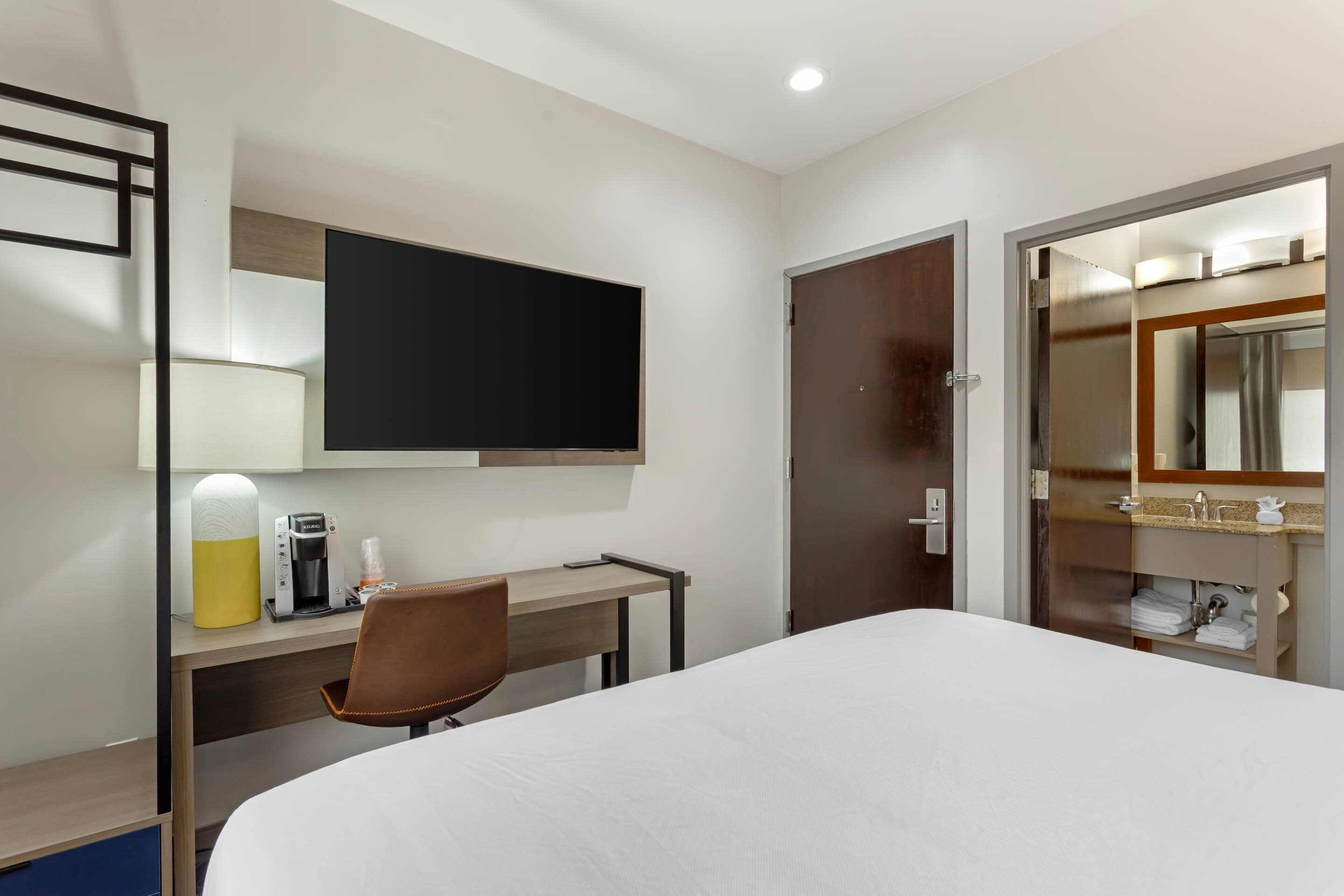 Standard Room, 1 King Bed, Non Smoking