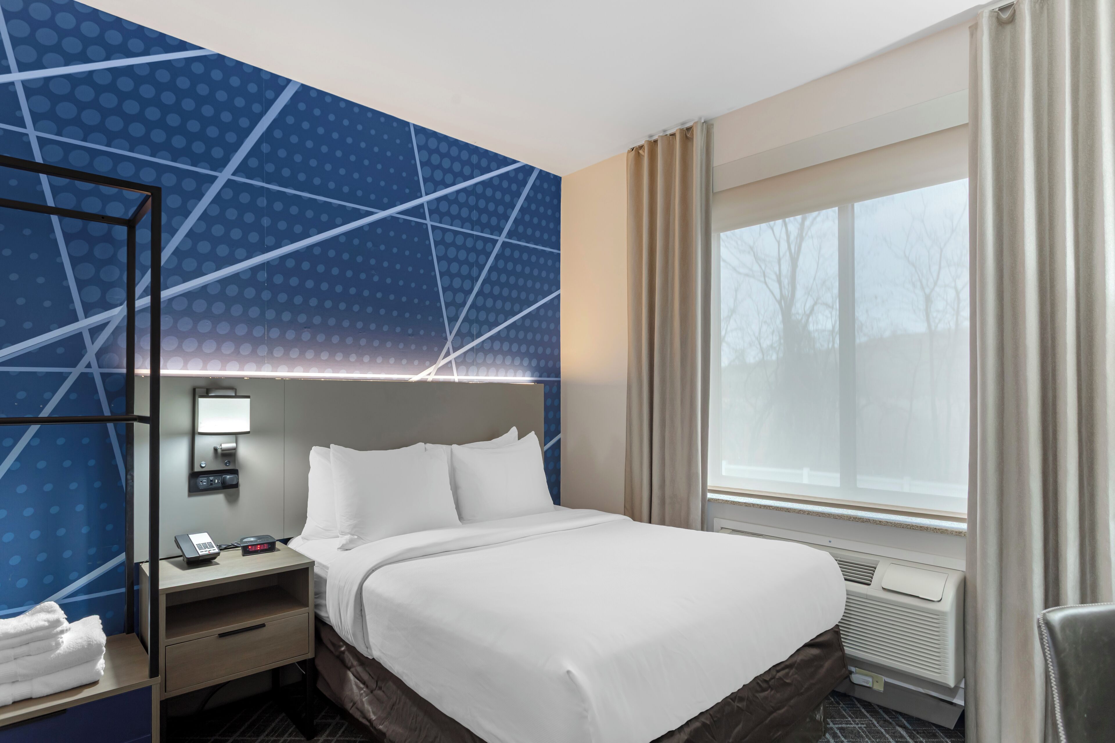 Habitación, 1 cama Queen size, con acceso para personas discapacitadas, para no fumadores | Camas con pillow-top, escritorio y espacio para trabajar con laptop 