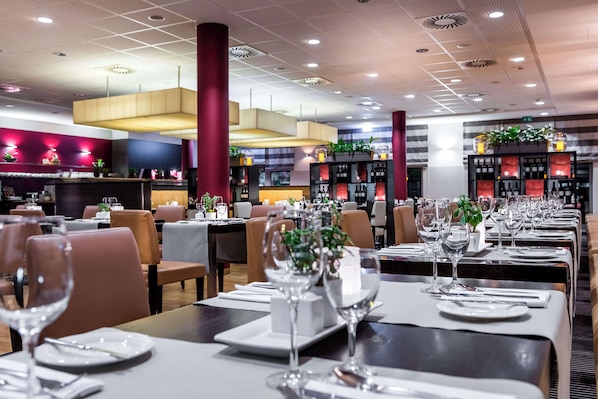 Mediterranean cuisine, al fresco dining