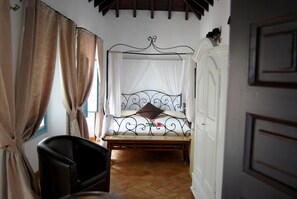 套房 | 办公桌、隔音、熨斗/熨板、免费折叠床/加床