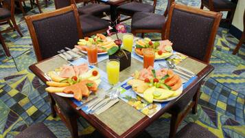 Petit déjeuner buffet compris tous les jours