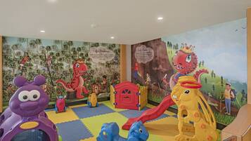 Children’s play area – outdoor