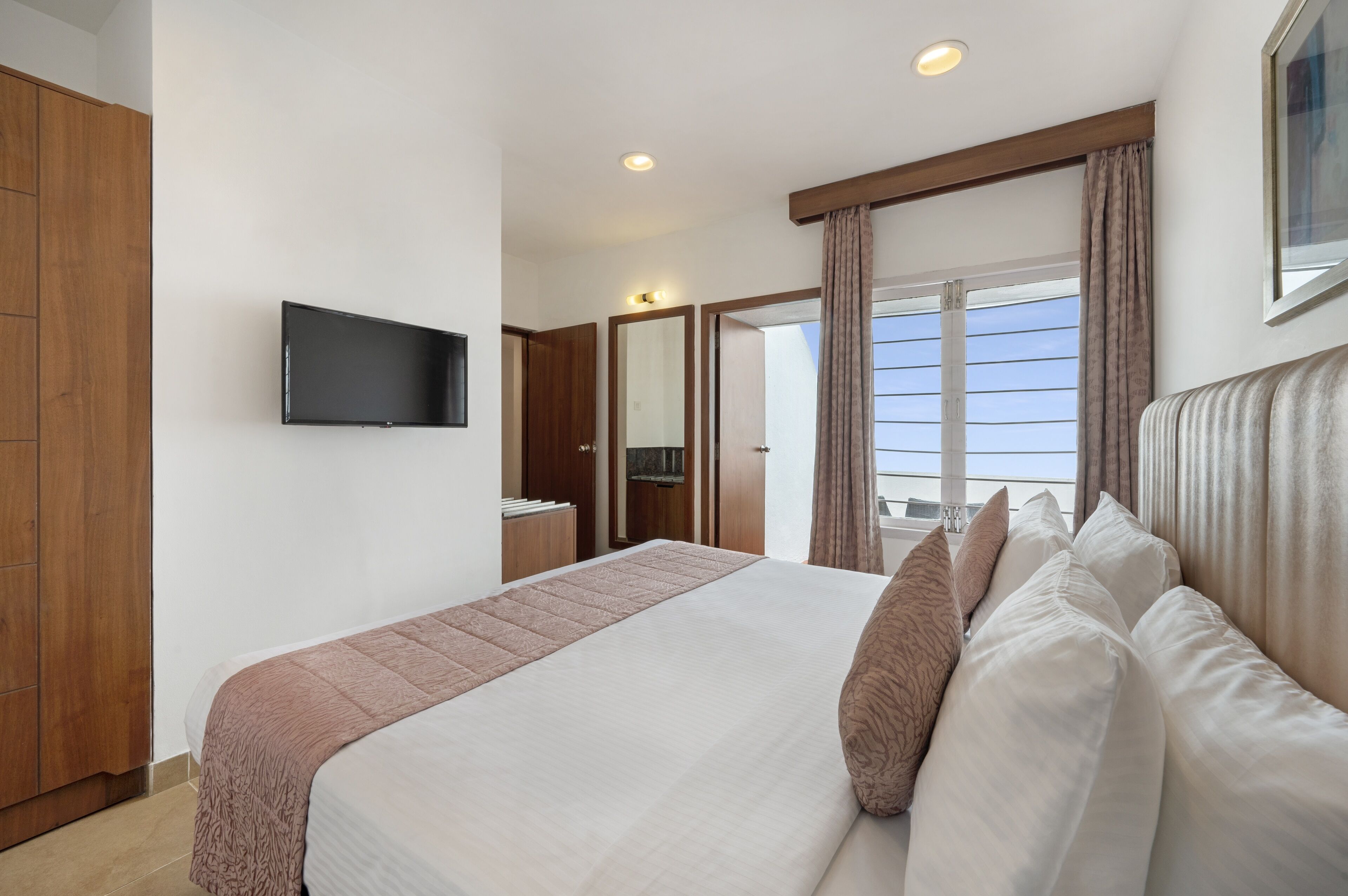 Valley View Privilege suite with Balcony | In-room safe, individually decorated, blackout curtains