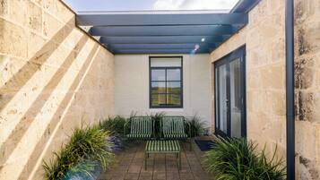 Luxury Suite | Terrace/patio