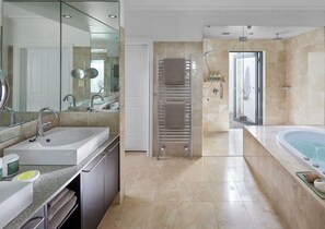 Premium Suite | Bathroom | Separate bathtub and shower, jetted bath, rainfall showerhead - The Louise (Marananga)