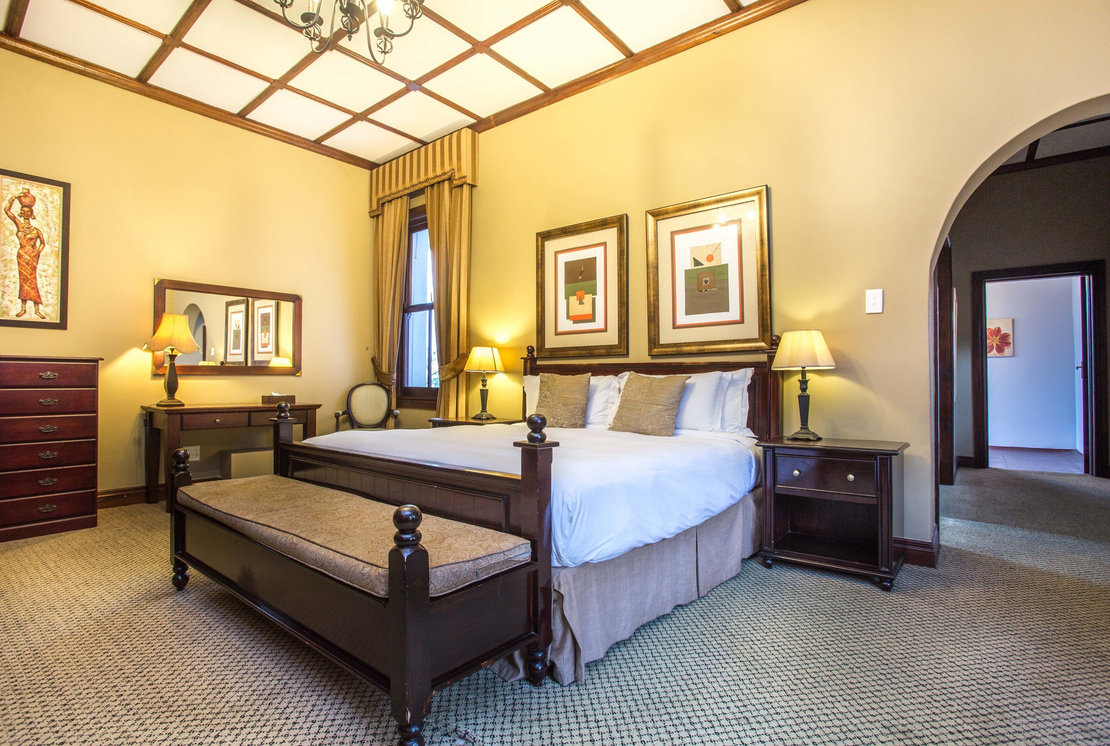 superior room, 1 king bed | 1 bedroom, pillow-top beds, minibar, in-room safe