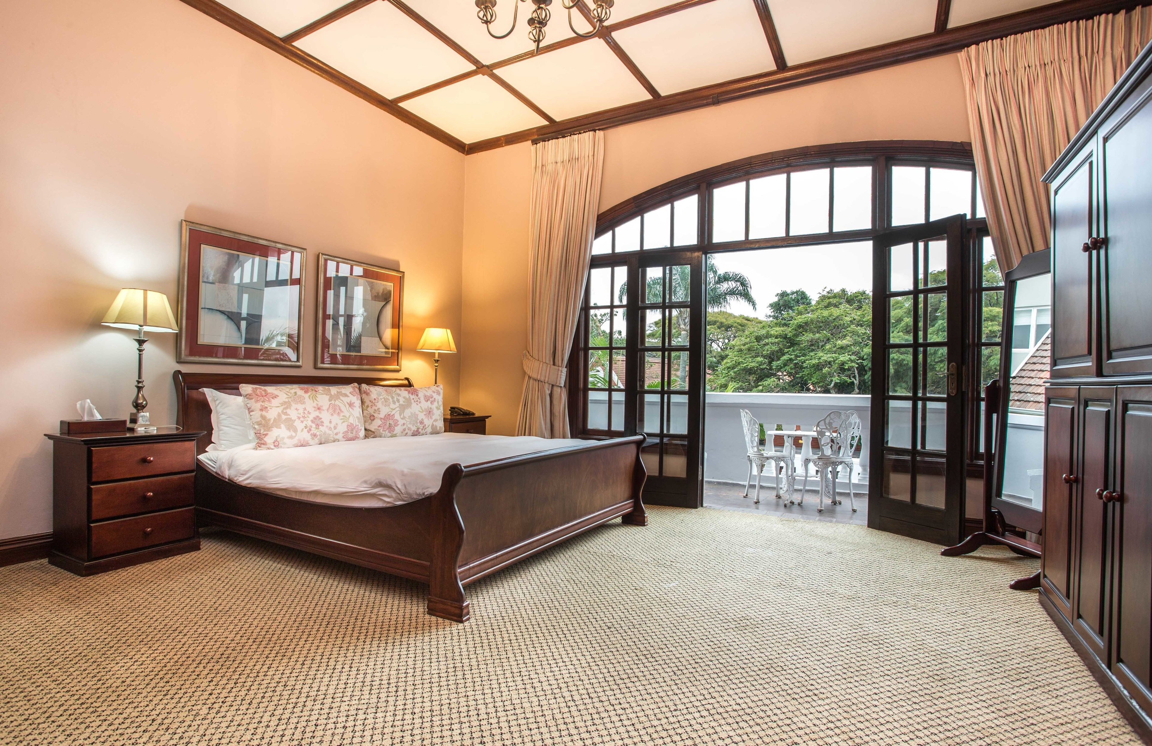 superior room, 1 king bed | 1 bedroom, pillow-top beds, minibar, in-room safe