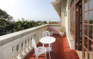 Superior Room, 1 King Bed