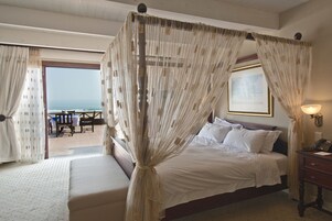 Luxury Room | Premium bedding, desk, iron/ironing board, free WiFi