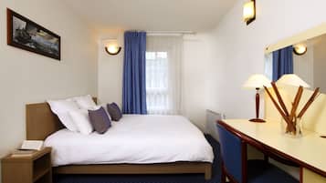 Superior-studio | Työpöytä, silitysrauta/-lauta, ilmainen Wi-Fi, vuodevaatteet