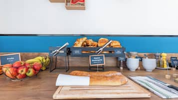 Tägliches Frühstücksbuffet gegen Gebühr