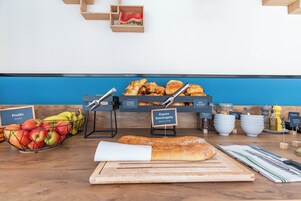 Desayuno buffet todos los días (con cargo)