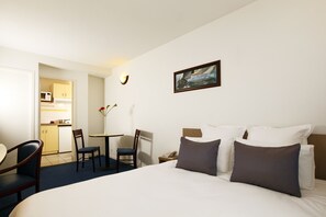 Desk, iron/ironing board, free WiFi, bed sheets - Appart'City Classic Clermont Ferrand Centre (Clermont-Ferrand)