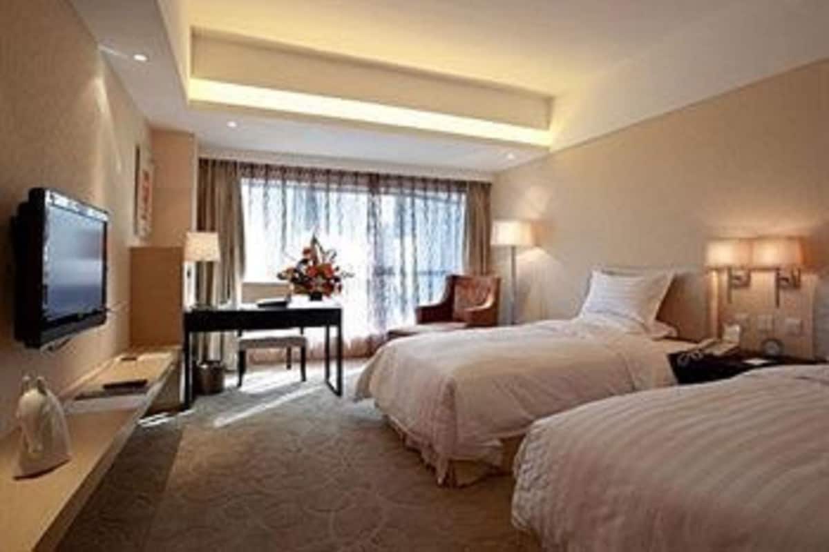 高级双床房, 2 张单人床 | 办公桌、熨斗/熨衣板、免费 WiFi、床单