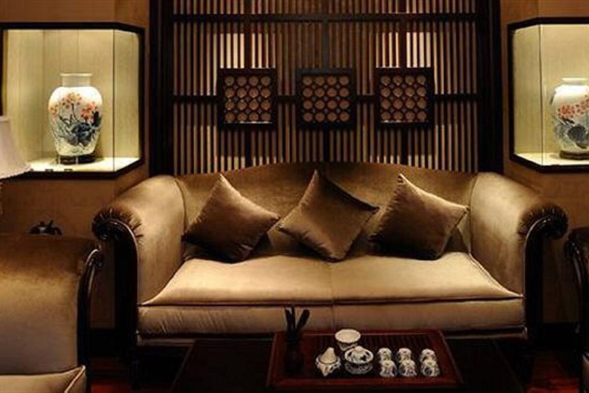 Suite, 1 kingsize bed | Woonruimte | Flatscreentelevisie