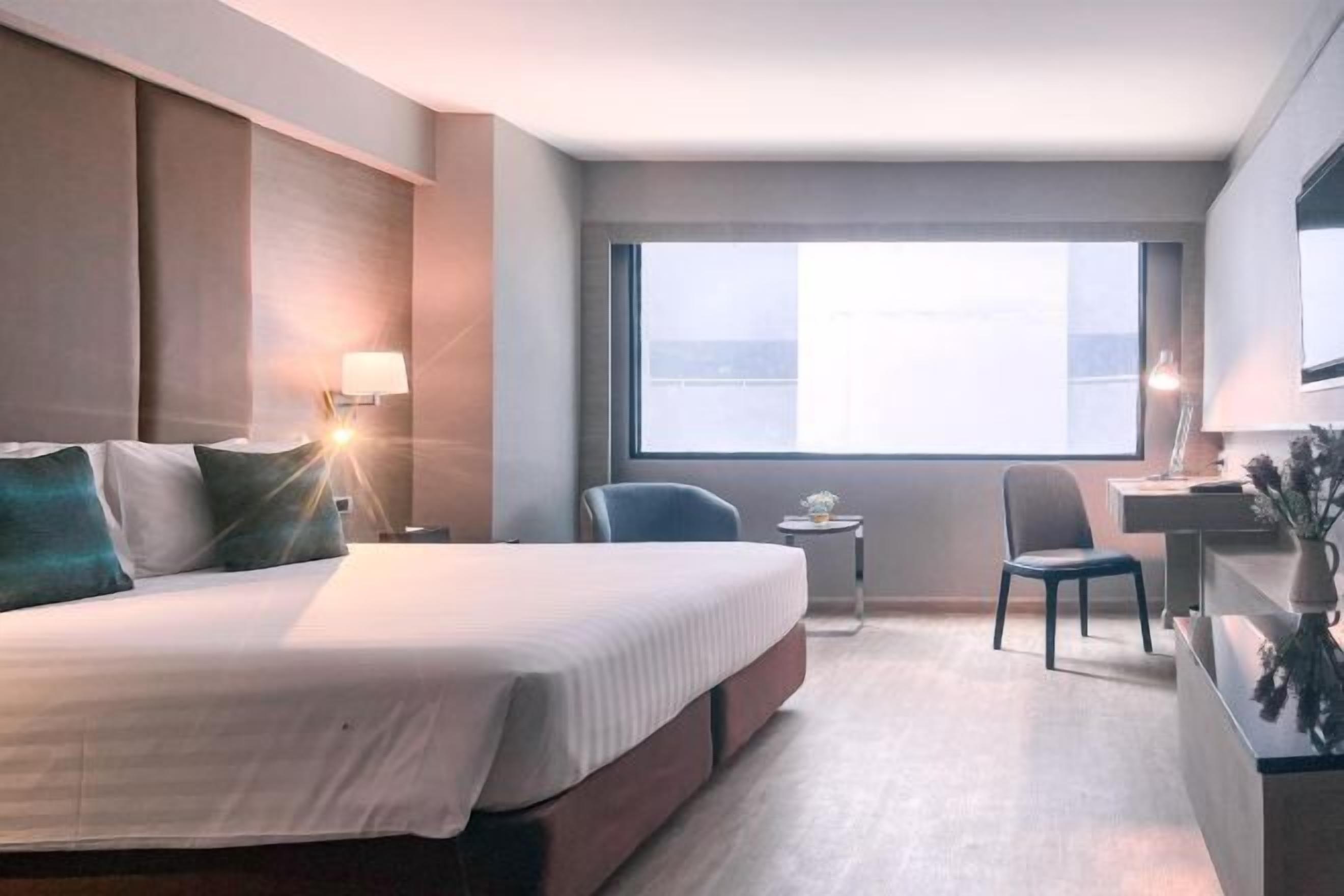 Minibar, coffres-forts dans les chambres, bureau, chambres insonorisées