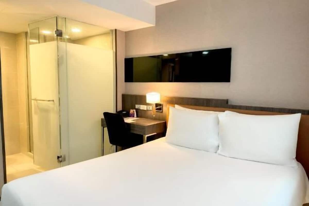 Minibar, in-room safe, desk, soundproofing