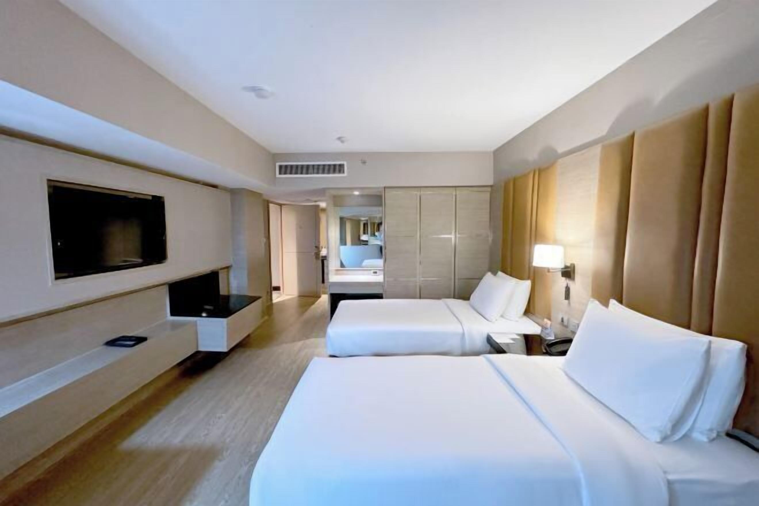 Minibar, in-room safe, desk, soundproofing