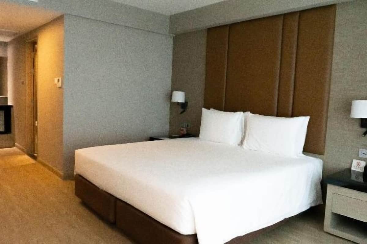 Minibar, in-room safe, desk, soundproofing