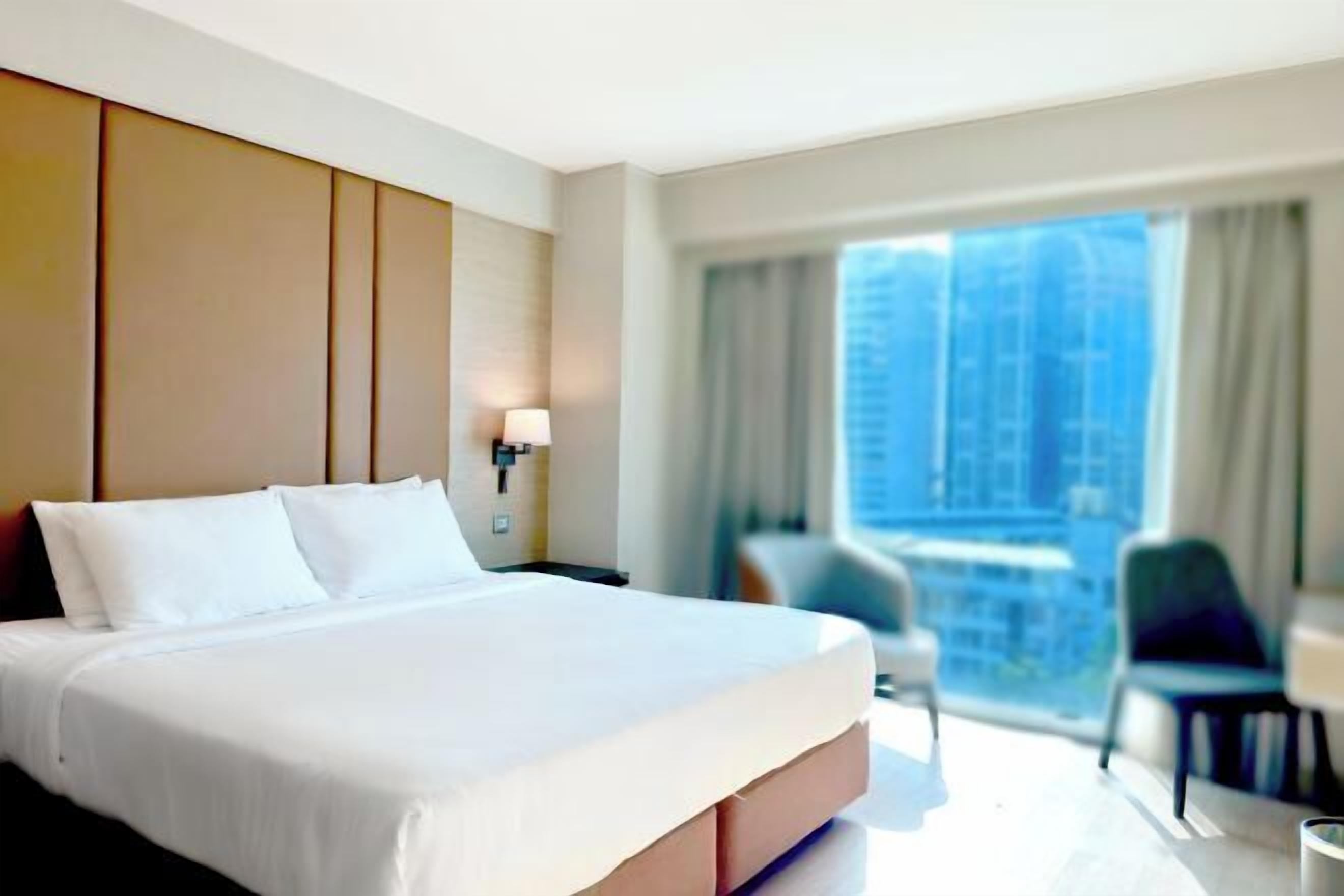 Minibar, coffres-forts dans les chambres, bureau, chambres insonorisées