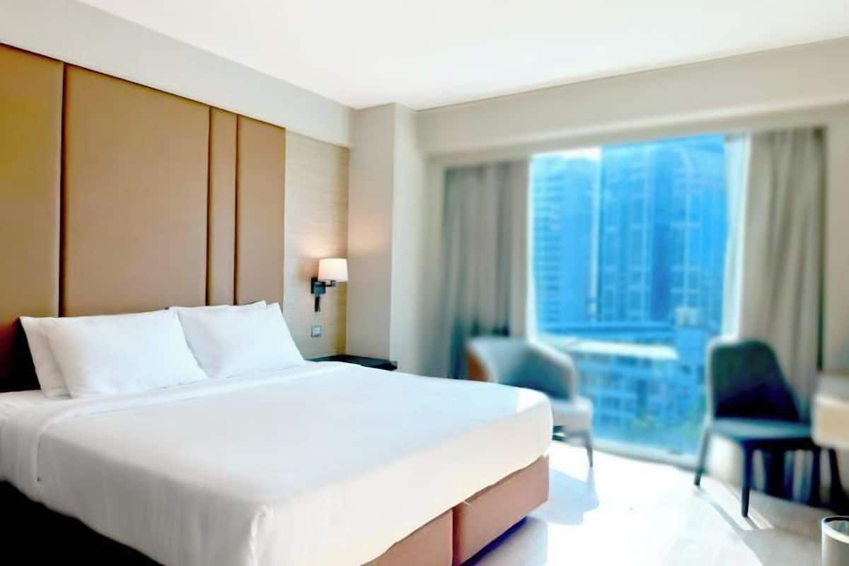 Minibar, in-room safe, desk, soundproofing