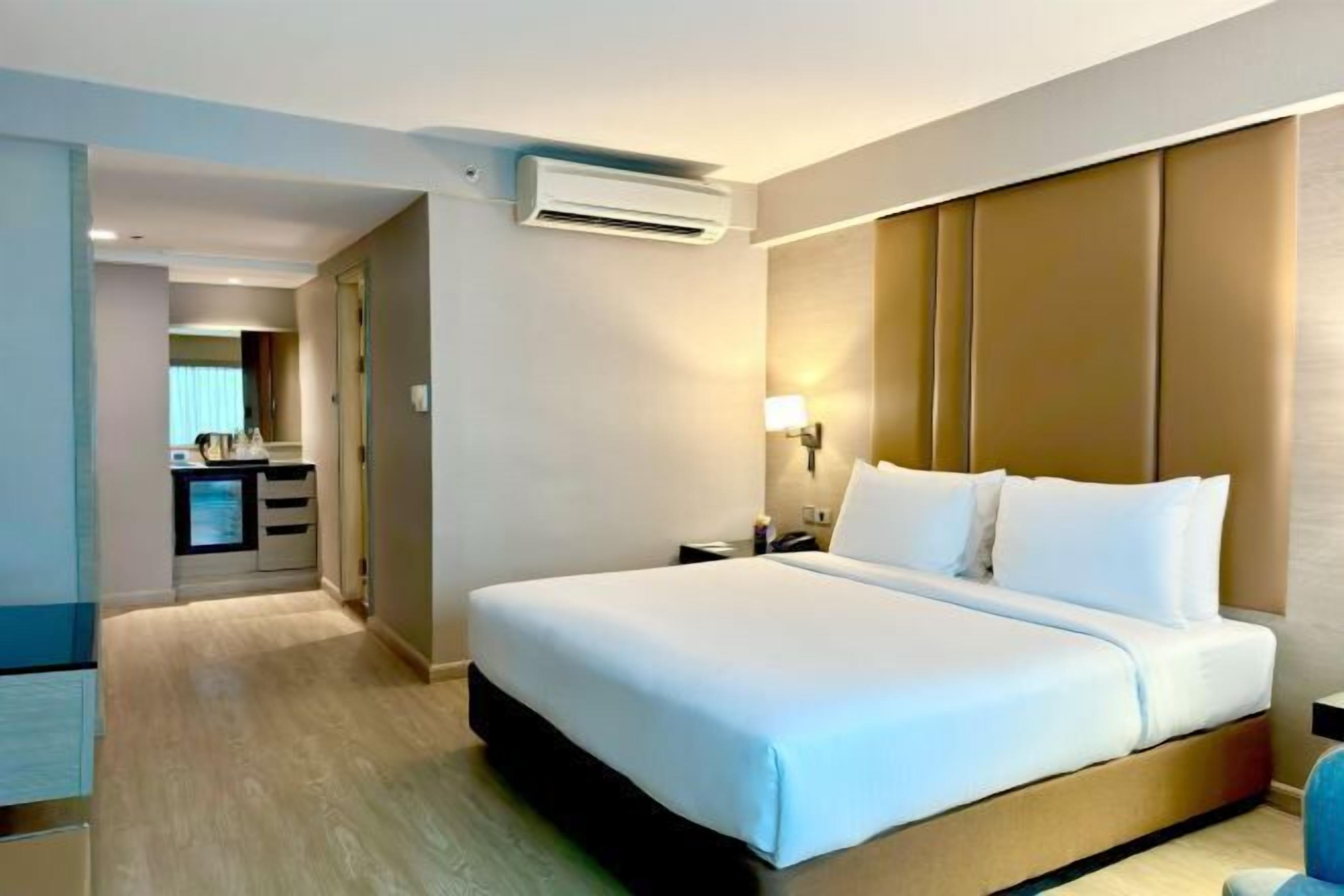 Minibar, in-room safe, desk, soundproofing